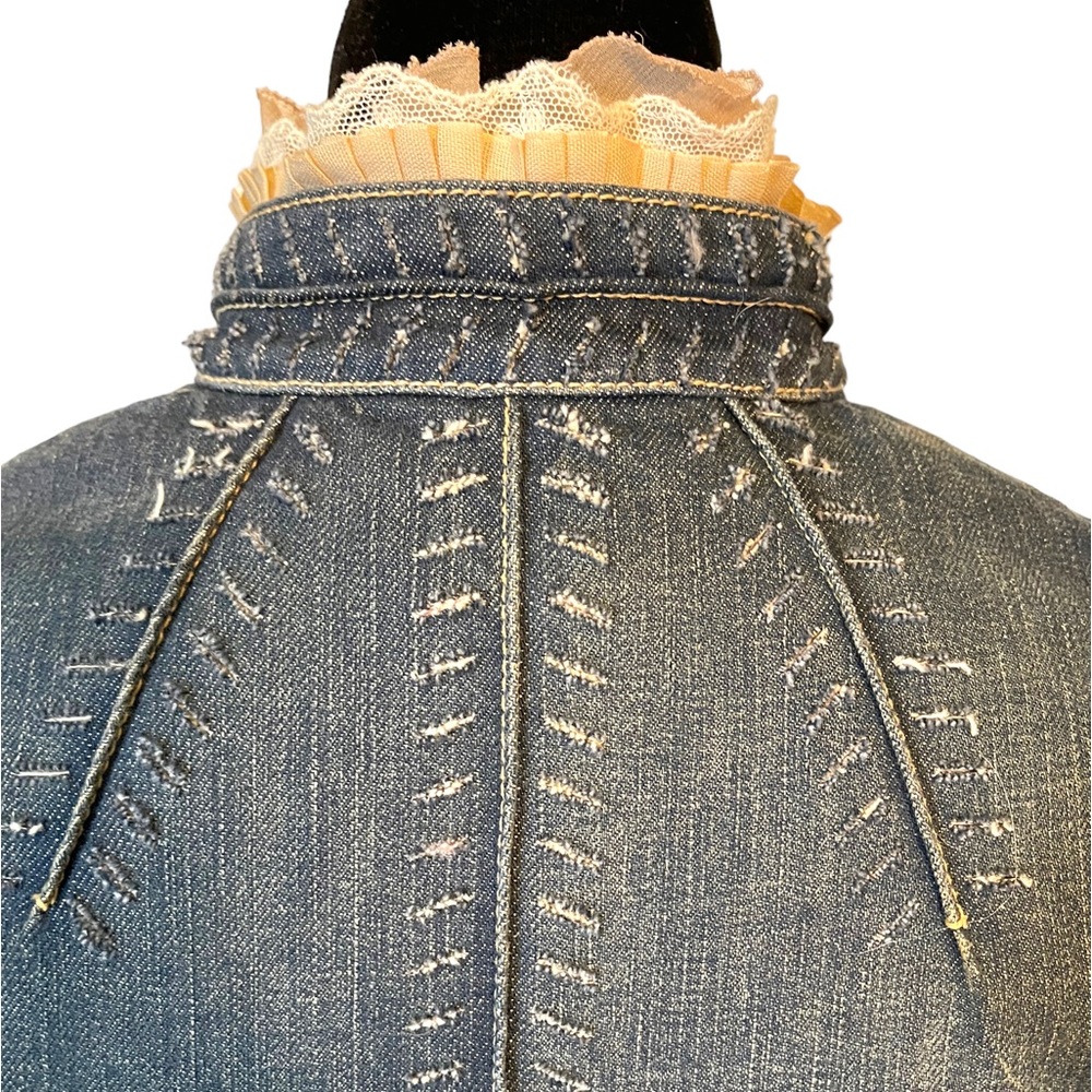 🌺 Ellie Tahari Distressed Vanessa Ruffle Jean Jacket - Picture 9 of 12